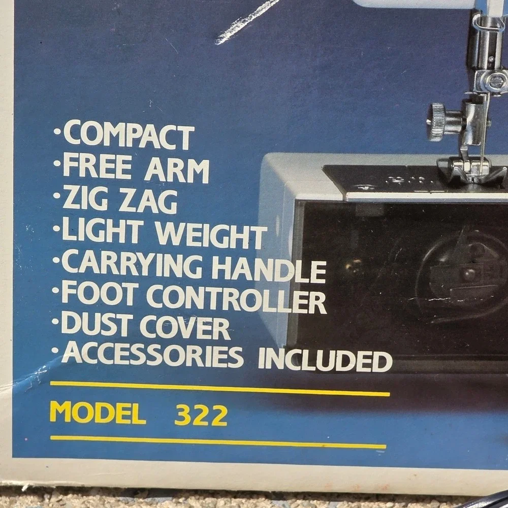 Singer Featherweight 322 Sewing Machine Compact‎ Free Arm Zig Zag Box bobbins